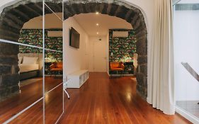 Azores Inn - Family Suites